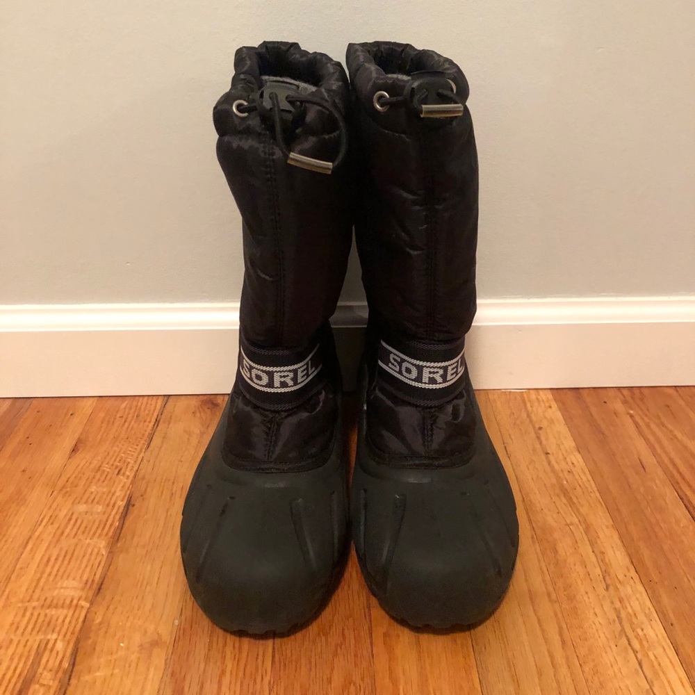 Boy’s Sorel Snow Boots in Black
